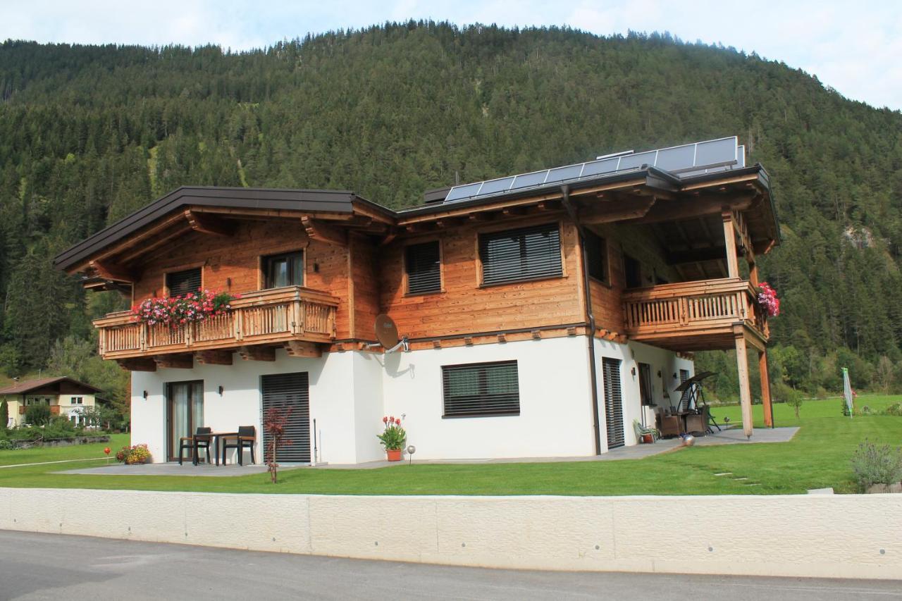 Villa Alpin Holzgau Ngoại thất bức ảnh