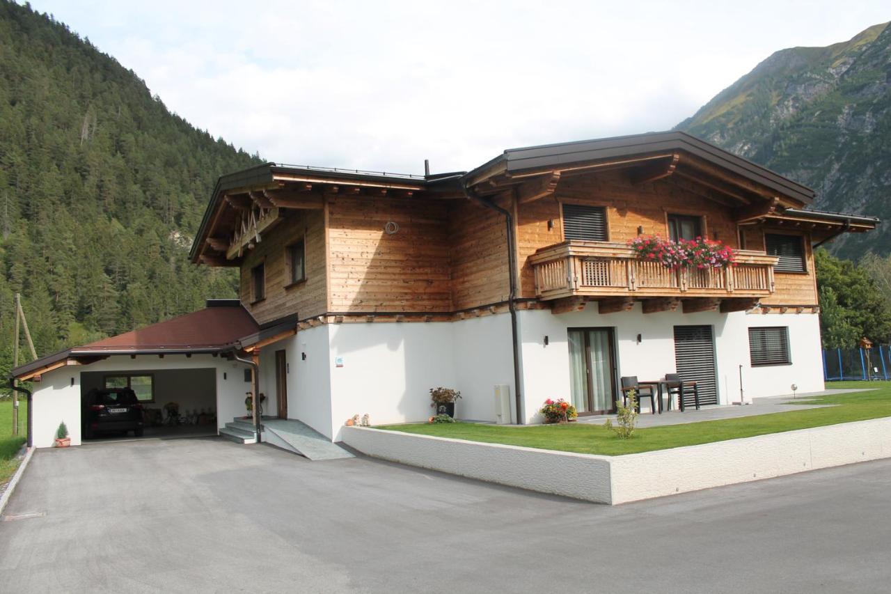 Villa Alpin Holzgau Ngoại thất bức ảnh