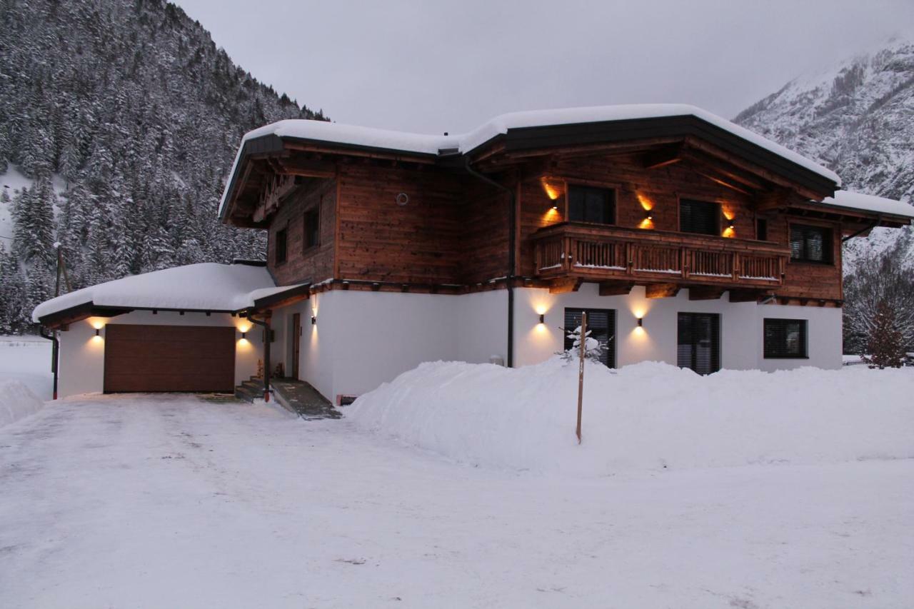 Villa Alpin Holzgau Ngoại thất bức ảnh