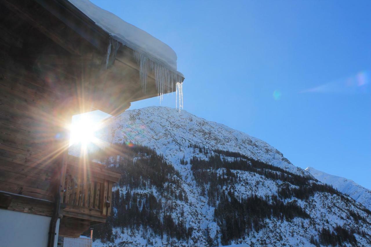 Villa Alpin Holzgau Ngoại thất bức ảnh