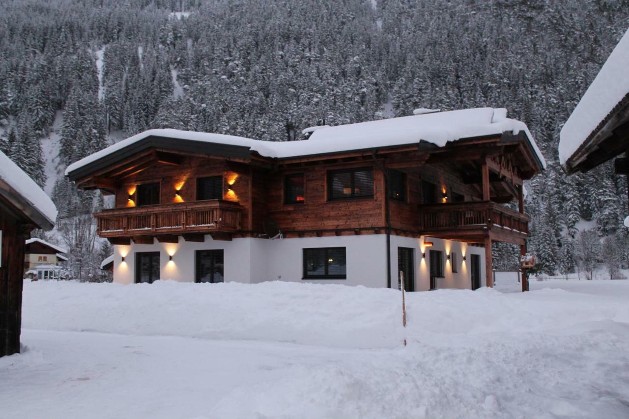 Villa Alpin Holzgau Ngoại thất bức ảnh