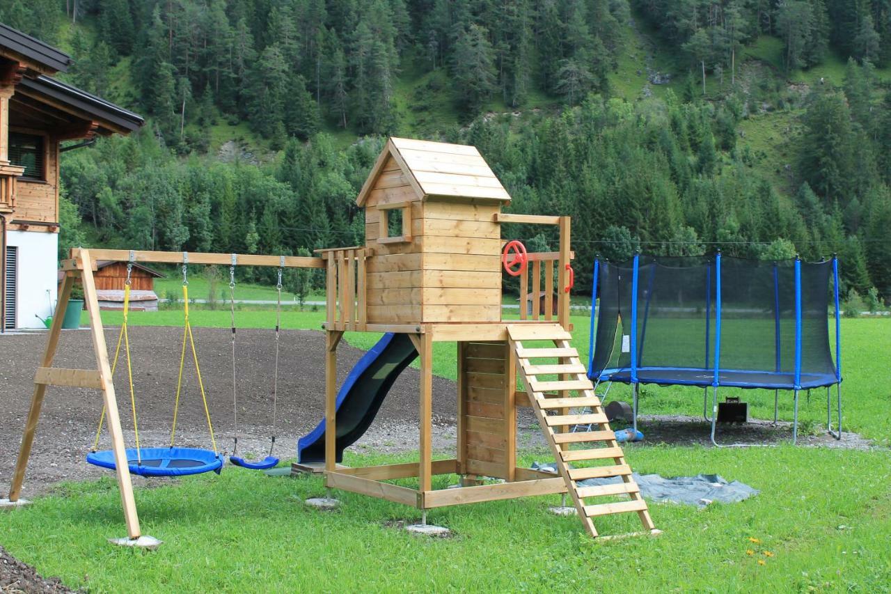 Villa Alpin Holzgau Ngoại thất bức ảnh